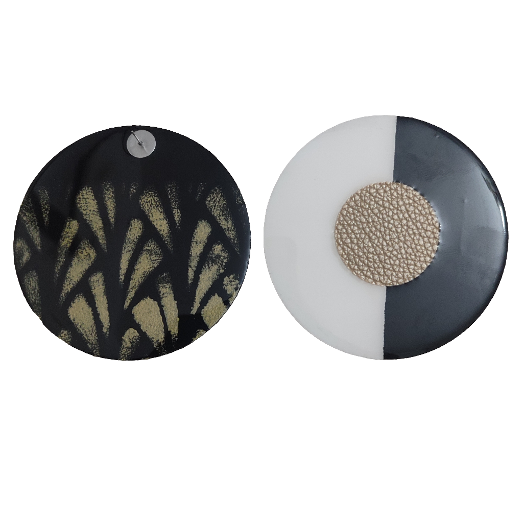 Blk & Wht Gold Stud Earrings