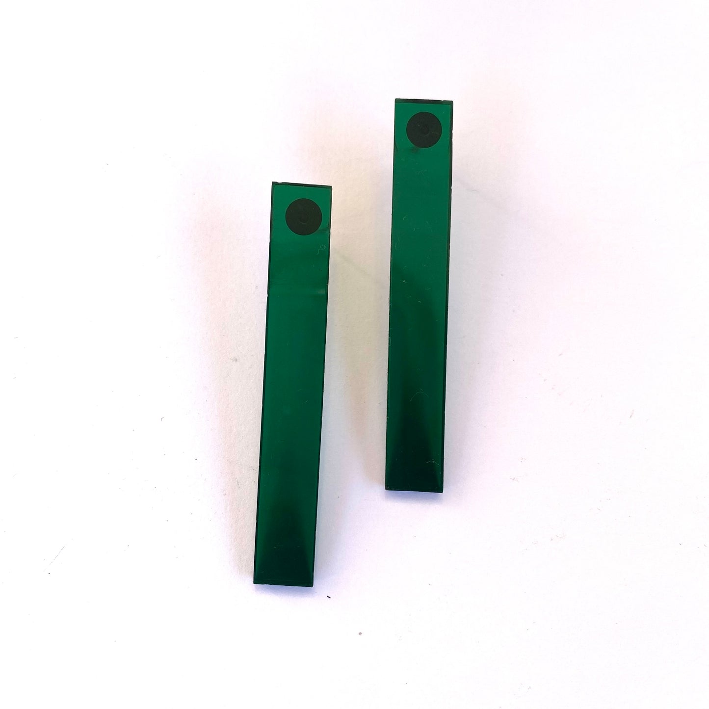 The Emerald Linear Acrylic Drop Earrings – 6.5cm