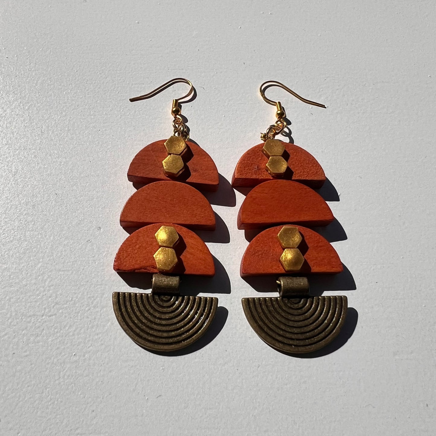 8cm Brass and wood earrings