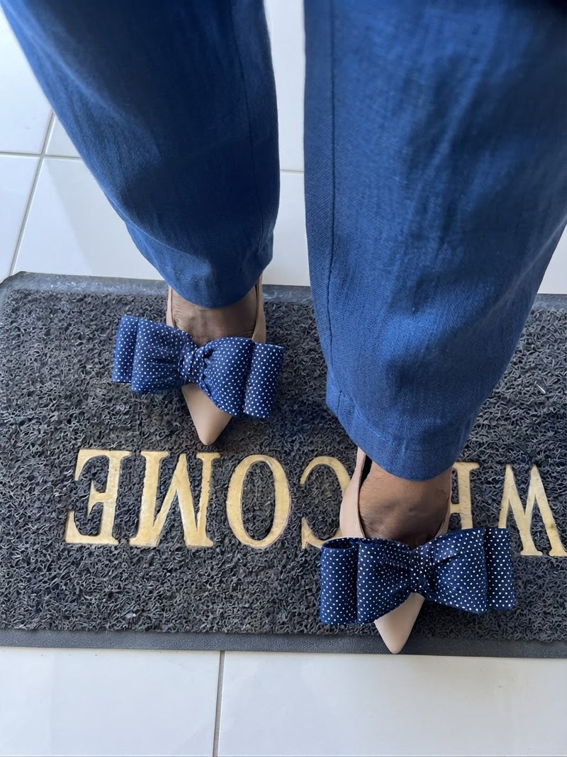 Kgakana Seshweshwe Shoe Bow Clips – Removable Navy Polka Dot Bow Clips - hover